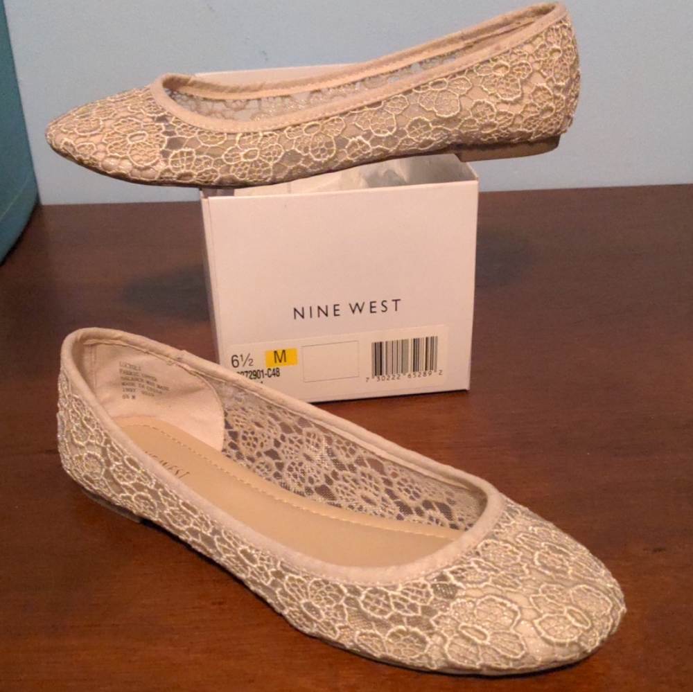 Women's 6.5 Nine West Ballet Flats Natural Floral Lace